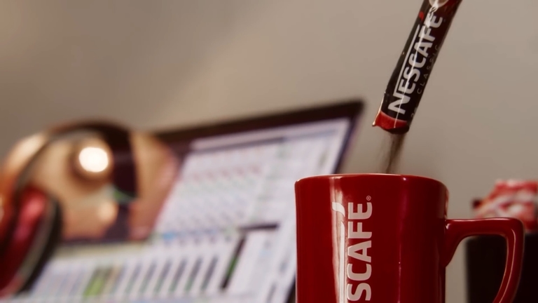 NESCAFÉ One Song. Never give up N'abandonne jamais!